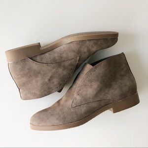 Indigo Rd. Weathered brown slip on ankle boots 9